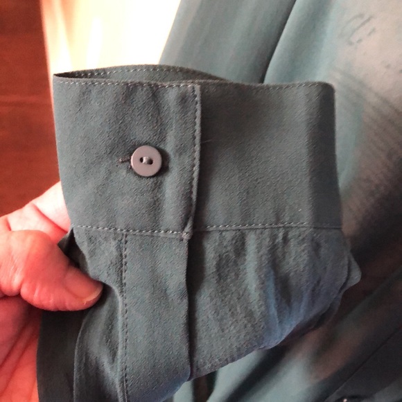 Beautiful Teal Crisscross Blouse - Picture 3 of 7